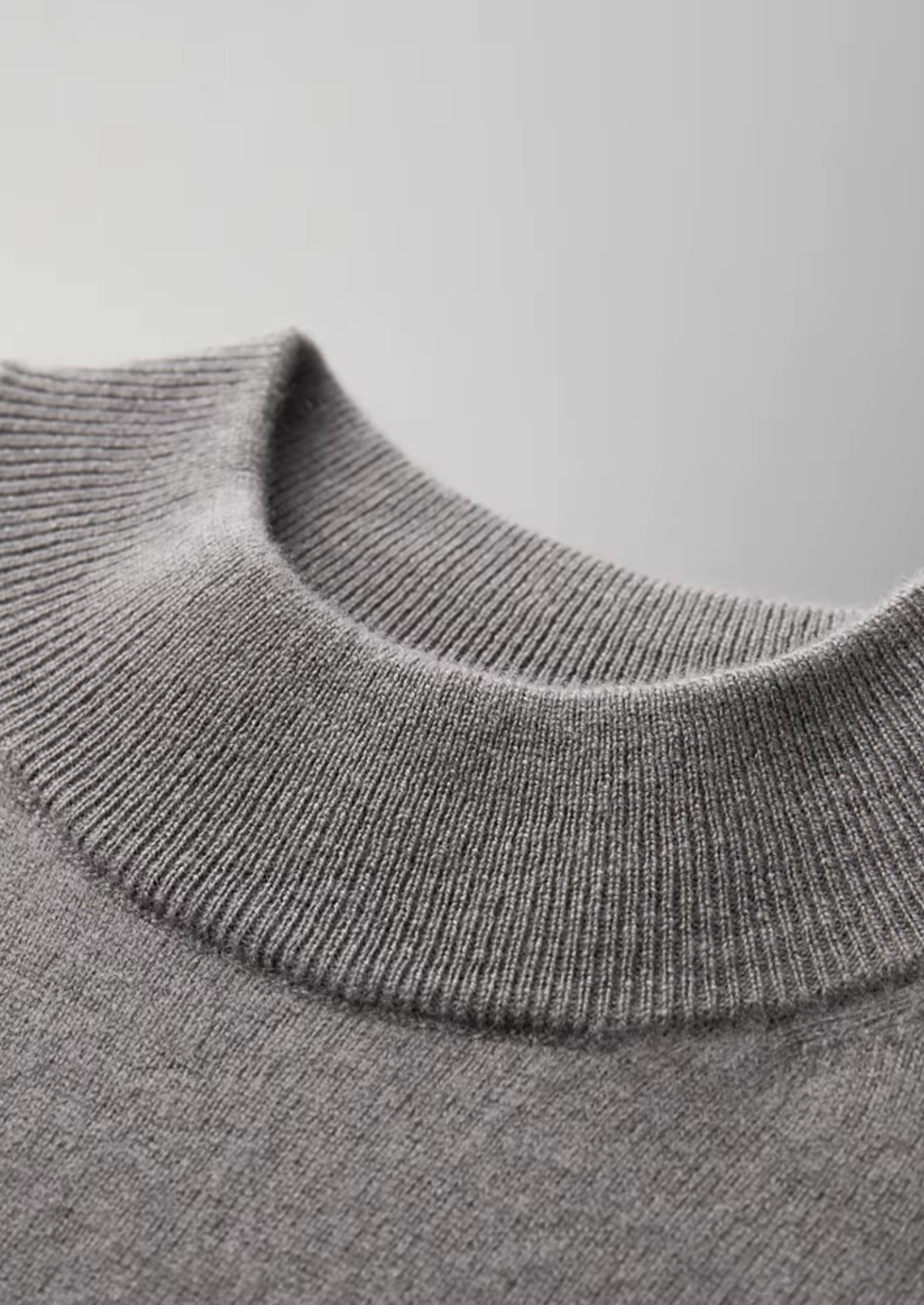 Callum – 100% Cashmere Mock Neck T-Shirt